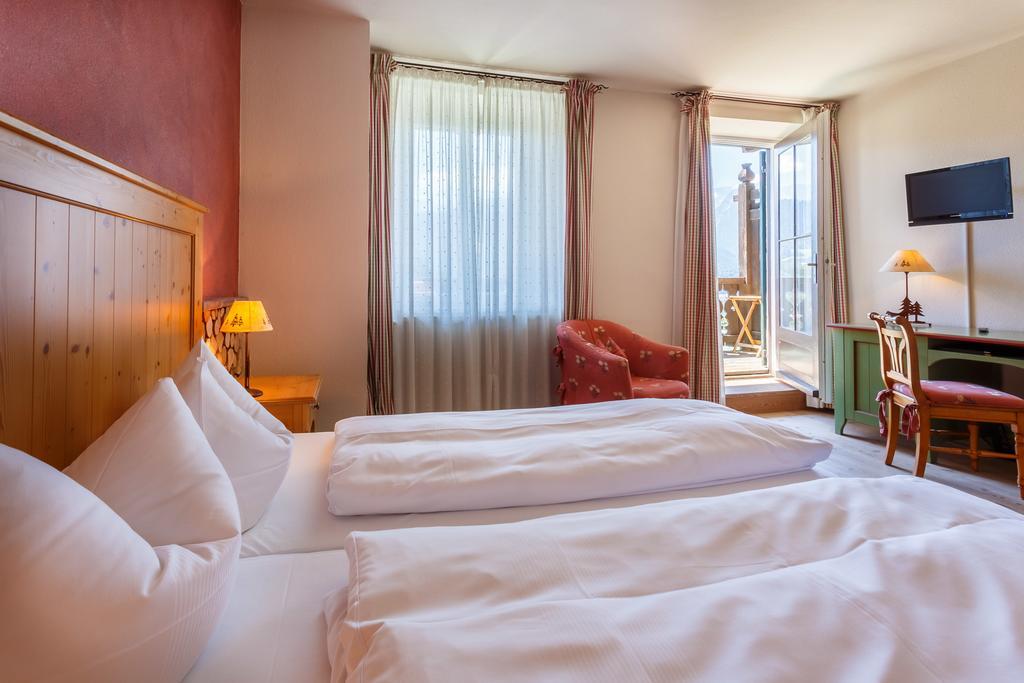 Landkomforthotel Panorama & Restaurant Bella Vista Garmisch-Partenkirchen Bilik gambar